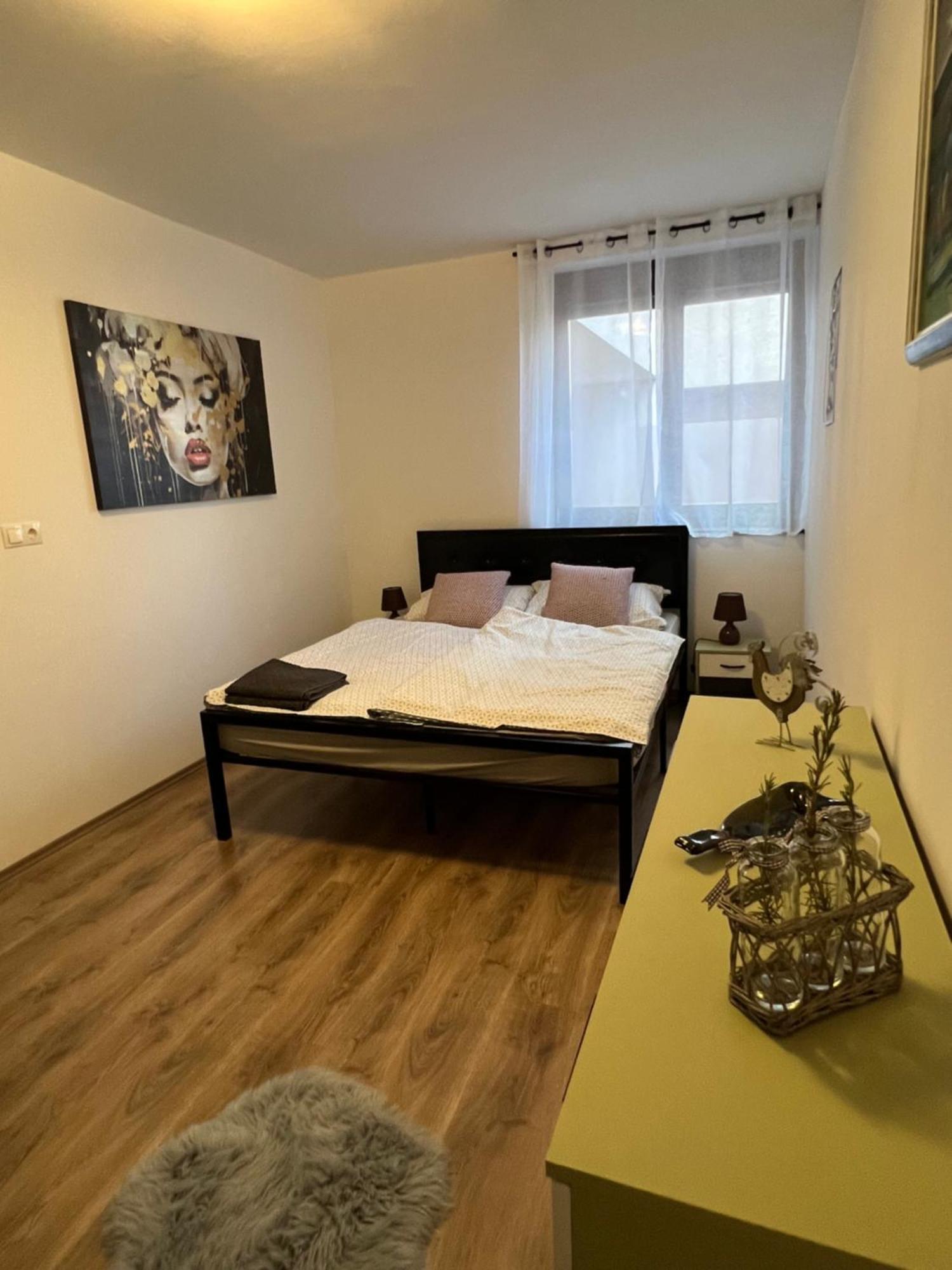 Garay26 Apartman Pécs Exteriör bild